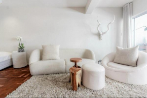 Luxurious flat on Beach Road Sea Point